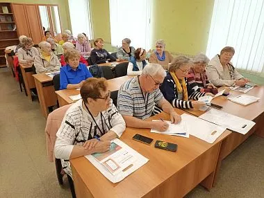 В Копейске запустили бесплатный курс цифровой грамотности для старшего поколения