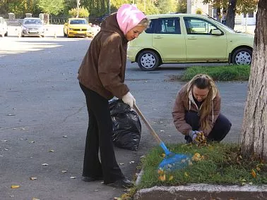 Администрация Копейска вышла на субботник