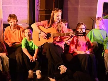 Нетрудные артисты Копейска выступили на большой сцене