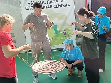 «Трубопровод дружбы»: для заводчан Челябинска провели семейный праздник