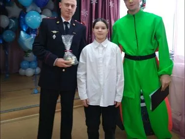 Полицейский Дед Мороз принёс праздник в детский центр Копейска