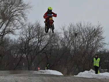 В Копейске состязались мотогонщики