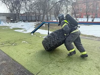 Копейские спасатели повысили квалификацию на занятиях по служебной подготовке