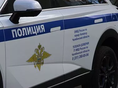 В Копейске патрульные выручили водителя, у которого кончился бензин