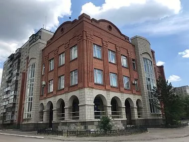 Двое жителей Копейска обвиняются в краже алкоголя из магазина