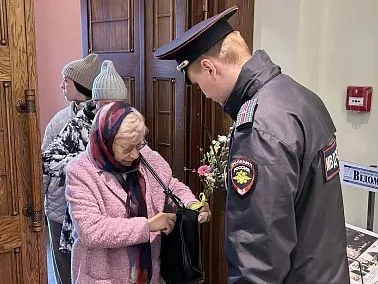 Более 700 полицейских обеспечили порядок на Вербное воскресенье в Челябинской области