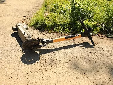 В Челябинской области начали штрафовать за езду на электросамокатах в парках и скверах