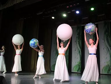 Копейск отпраздновал День инвалида концертом и тёплыми словами поддержки