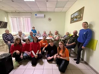 «Первые» Копейска подарили праздник жителям пансионата «Благополучный»