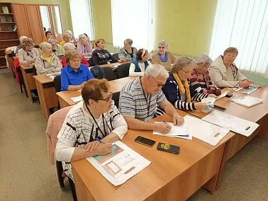 В Копейске запустили бесплатный курс цифровой грамотности для старшего поколения