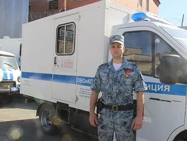 Кто охраняет подозреваемых по пути в суд? Репортаж из Копейска