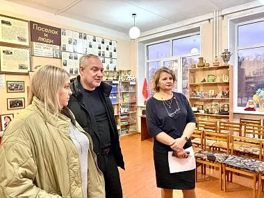 Депутат Госдумы посетил модернизированную школу №42 в Копейске