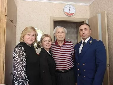 Глава Копейска поздравила ветеранов с предстоящим Днём Победы