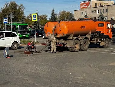 Герои в спецовках: репортаж с аварии на водоводе в Копейске
