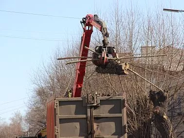В Копейске проводят вывоз непрофильного мусора с контейнерных площадок