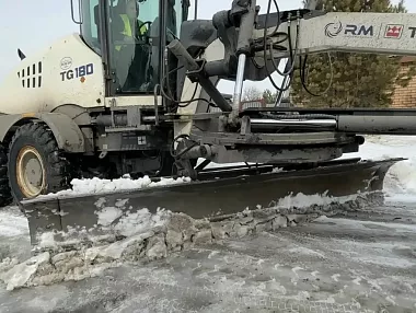 В Копейске проводят расчистку улично‑дорожной сети