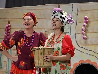 Театралы из Горловки радовали копейскую детвору