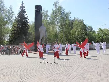 В Копейске прошёл митинг «Народная Победа!» в честь Дня Победы