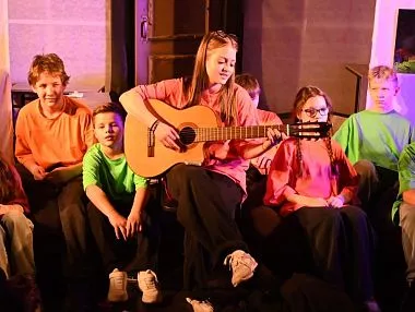 Нетрудные артисты Копейска выступили на большой сцене