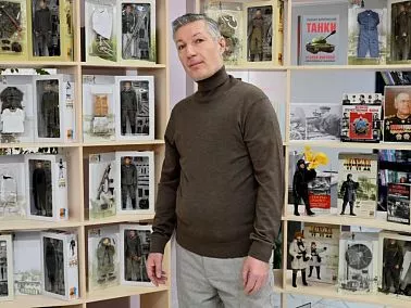 Изучаем истории, играя в куклы