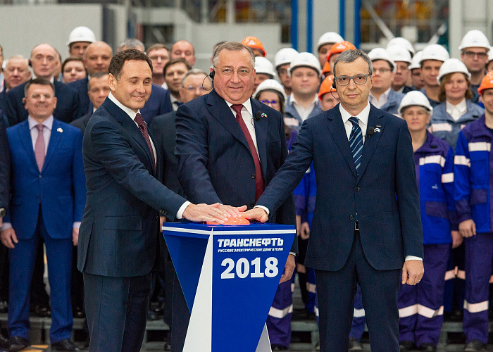 Торжественный старт новому заводу в Челябинске дал Президент Владимир Путин 