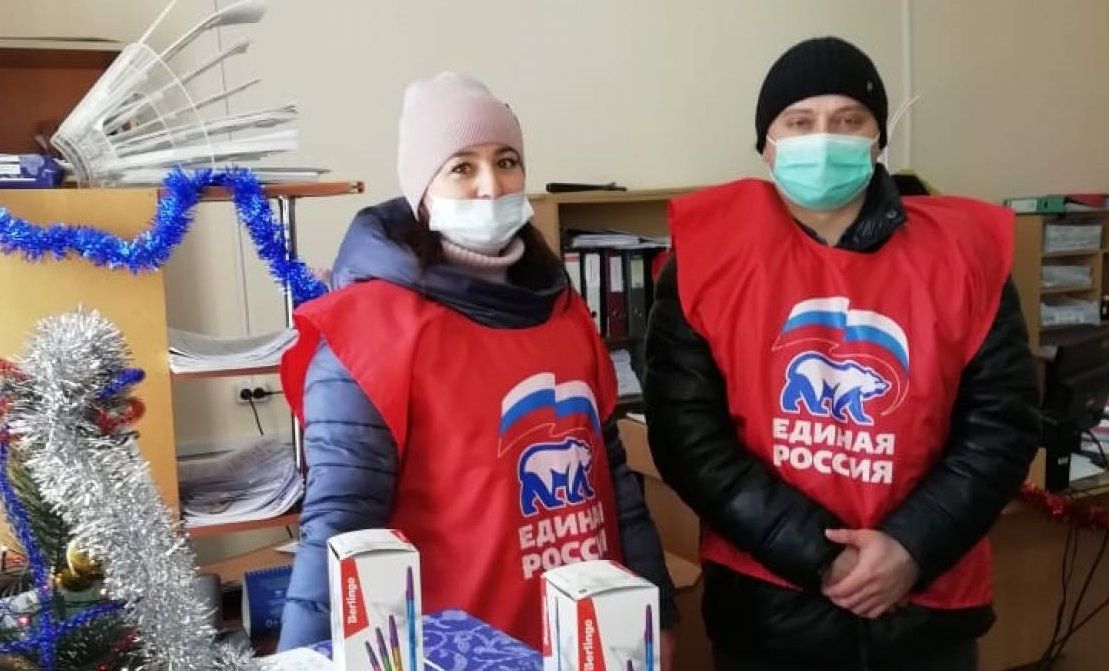 К пациентам и медикам ковидных госпиталей тоже придет Новый год благодаря волонтерам от «Единой России»