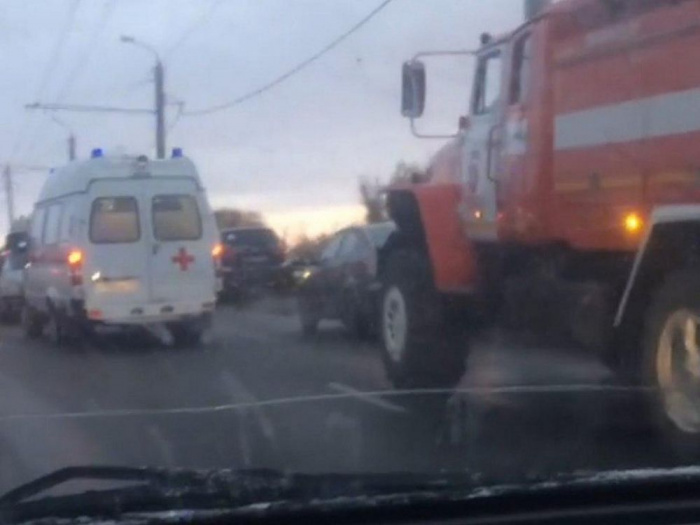 Причина - гололед. В Челябинске произошло ДТП с пятью пострадавшими