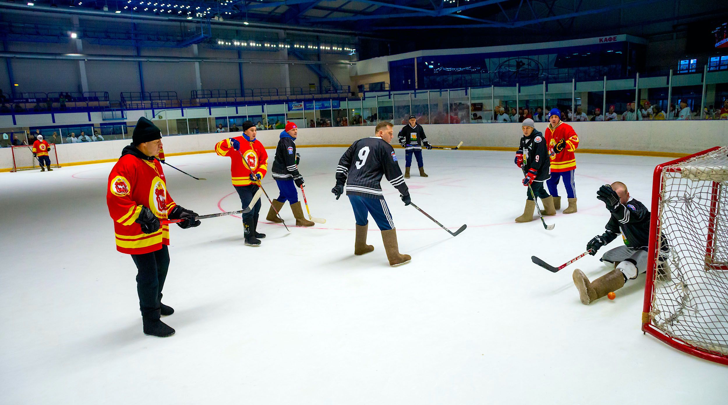 В Челябинске прошёл двенадцатый турнир по хоккею в валенках &quot;Играй по-нашему!&quot;