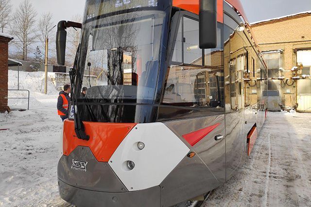 В Челябинске сломался новый низкопольный трамвай
