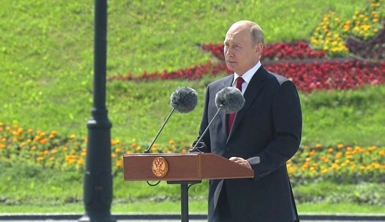 Путин вручил в День России золотую медаль жителю Южного Урала
