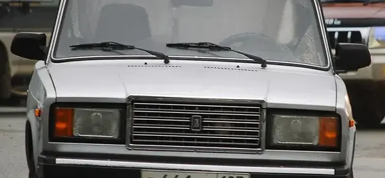 В Копейске с парковки угнали старый автомобиль