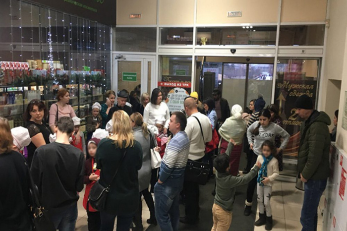 В Копейске срочно эвакуировали посетителей ТРК «Слава»