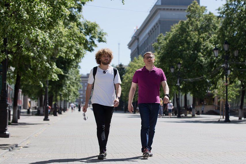 Текслер прогулялся по Челябинску с блогером Варламовым и согласился с его критикой