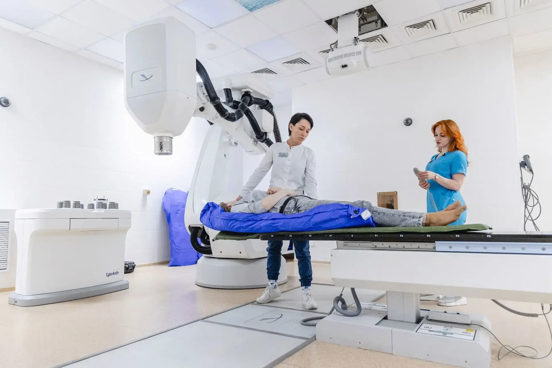 Челябинские онкологи начали применять кибернож для лечения опухолей