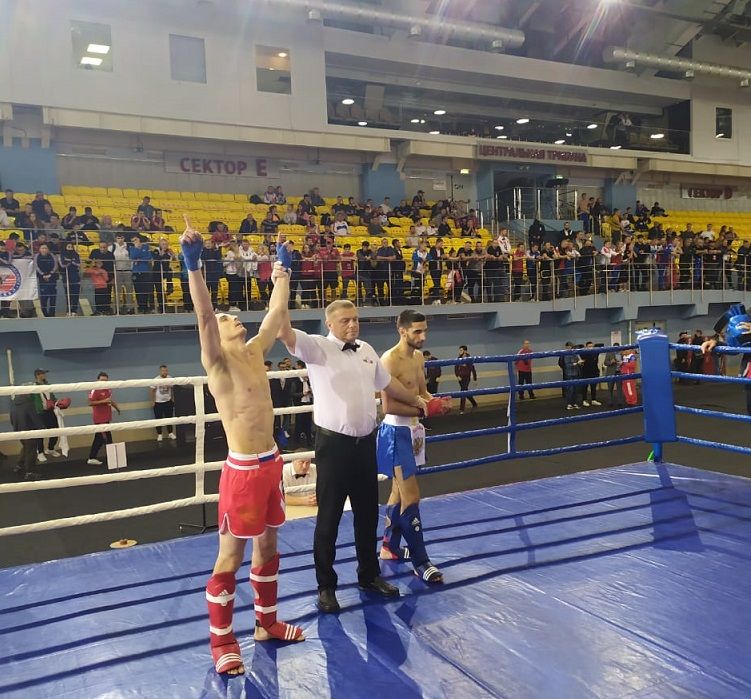 Кикбоксер из Копейска Виктор Михайлов стал чемпионом России