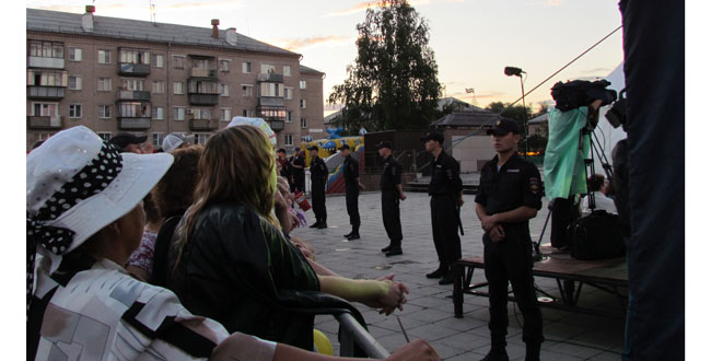 Полицейские охраняли общественный порядок в День города Копейска