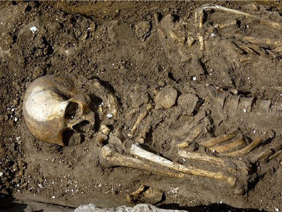 В подвале копейской пятиэтажки найден  человеческий скелет