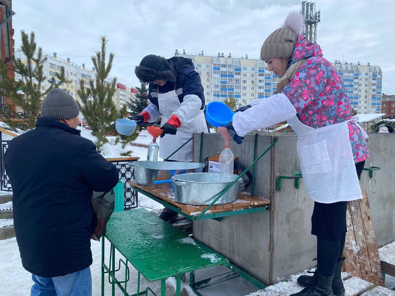 Волонтёры Копейска приняли участие в акции «Крещенская вода»