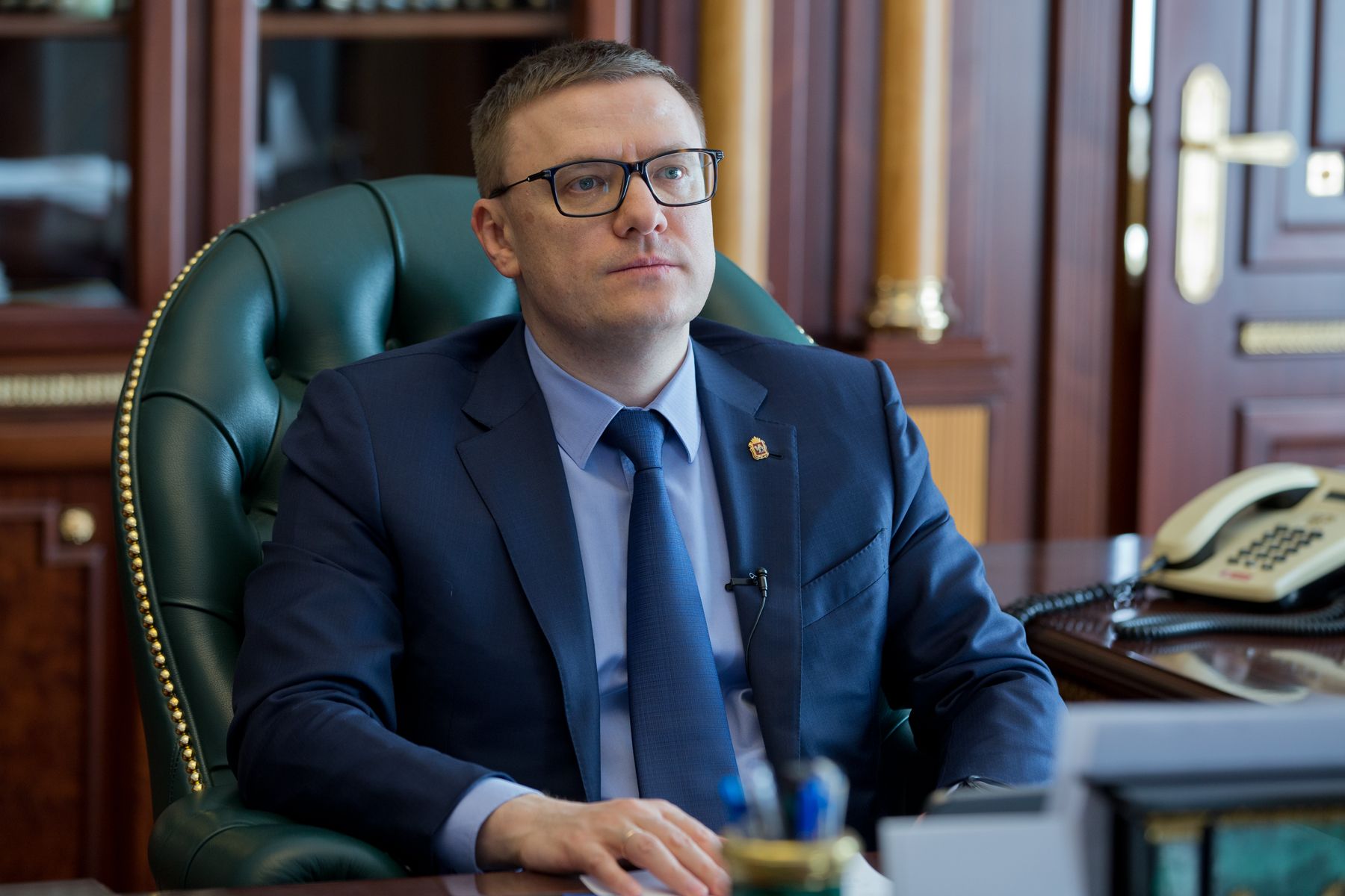 Губернатор Алексей Текслер поздравил работников и ветеранов финансовой сферы
