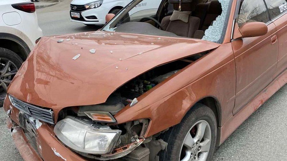В Челябинске на Худякова в лобовом столкновении пострадал водитель