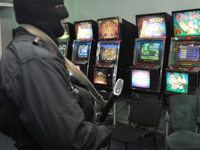 Полиция Копейска «накрыла» заведение с игровыми автоматами