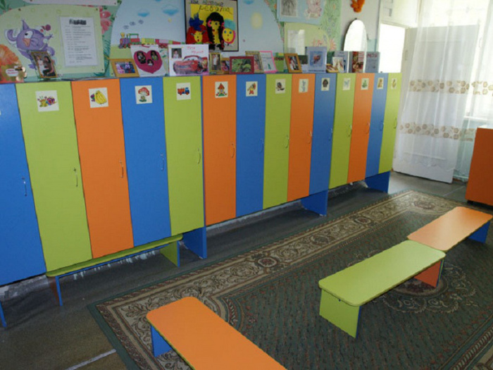 В детском саду Челябинска на трехлетнюю девочку упали шкафы 