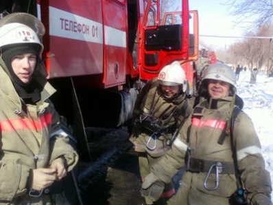 Из пожара в п. Железнодорожном эвакуировано 4 человека
