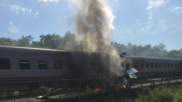 Алексей Текслер потребовал помочь челябинцам, оказавшимся в потерпевшем аварию поезде