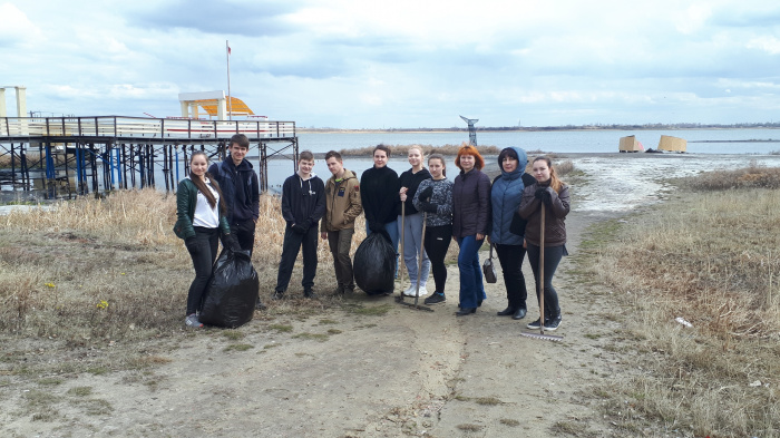Активисты Копейска навели порядок на территории около озера Курочкино