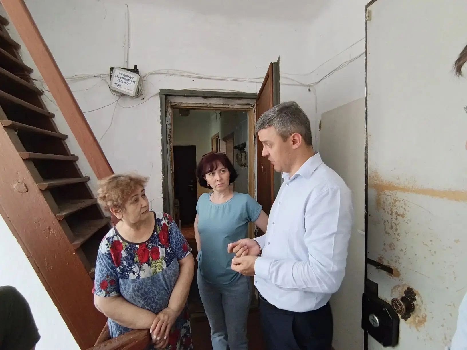 В Копейске и.о. главы города взял на контроль ситуацию с обрушением потолка в доме на улице Федячкина