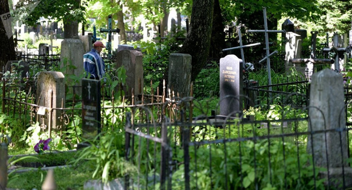 Школьникам Южного Урала предложили летнюю подработку на кладбище