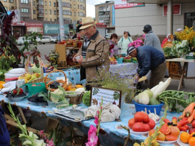Копейчане покупают дешевые овощи!