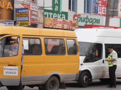 На автовокзале Копейска прошел рейд ГИБДД На автовокзале Копейска прошел рейд ГИБДД