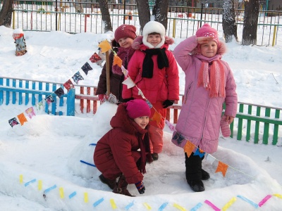 В детских садах Копейска выросли снежные городки